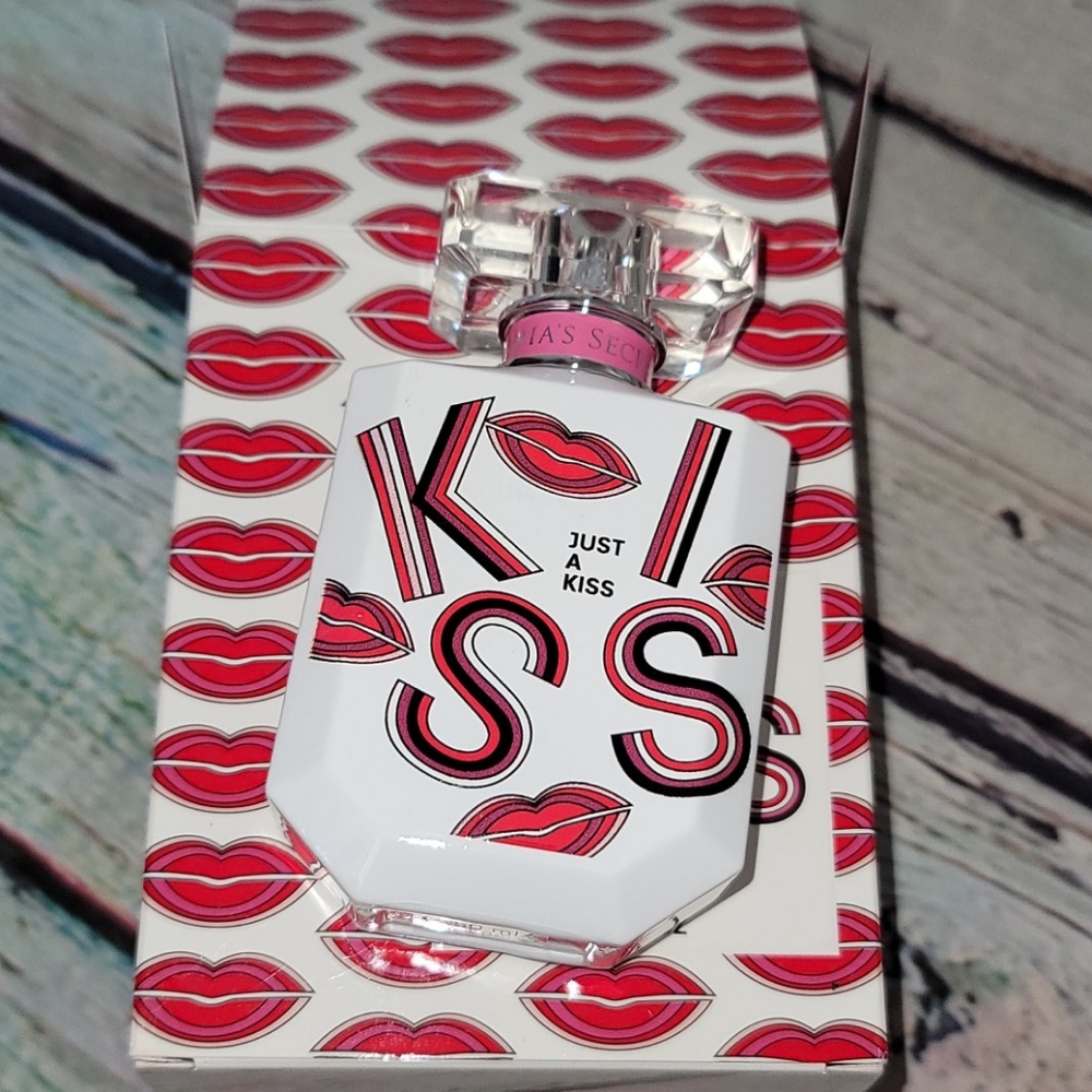 New kiss Victoria's secret perfume